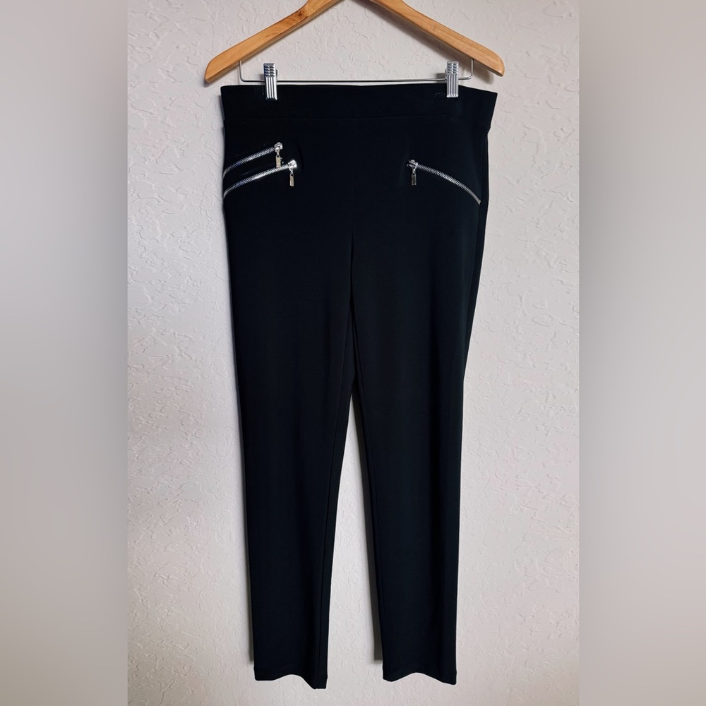 ✨NWT Joseph Ribkoff Black Skinny Pants with Silver Zipper Details